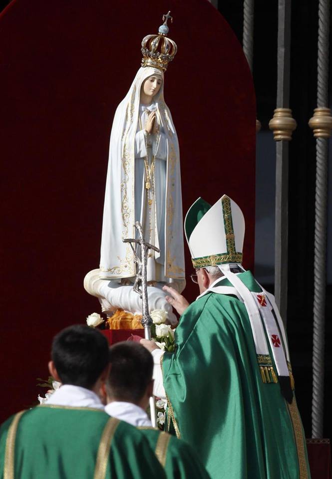 Video Papa Francesco Atto Di Affidamento Del Mondo Alla Madonna Di Fatima Roma 13 Ottobre 13 Cosimo De Matteis